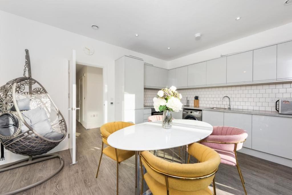 Amazing New Built Townhouse With Garden In London Villa Hendon Exterior foto