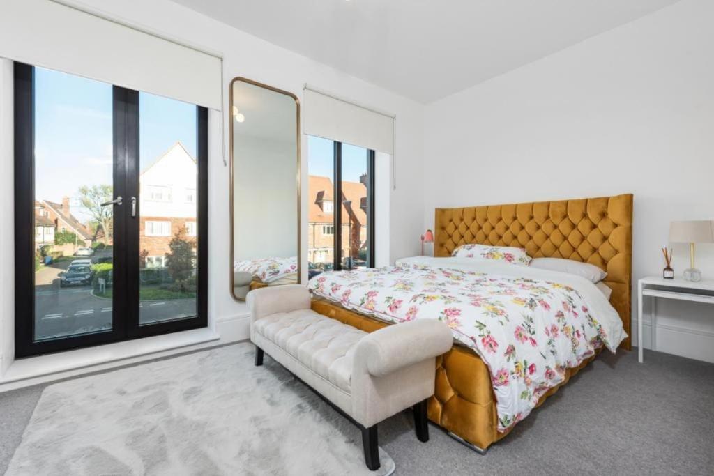Amazing New Built Townhouse With Garden In London Villa Hendon Exterior foto