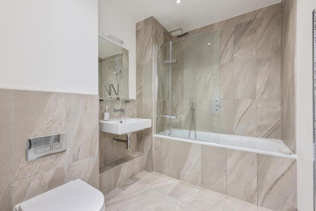 Amazing New Built Townhouse With Garden In London Villa Hendon Exterior foto